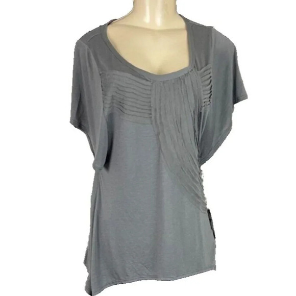 Converse S Gray Quartz Textured Scoop Neckline Handkerchief Hem Short Sleeve Top - Picture 2 of 6